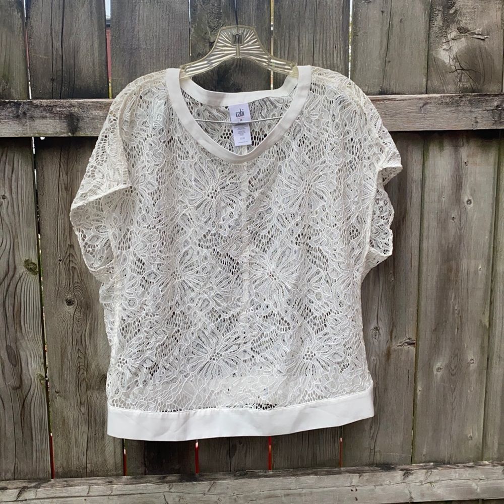 Cabi Lace top sz. M